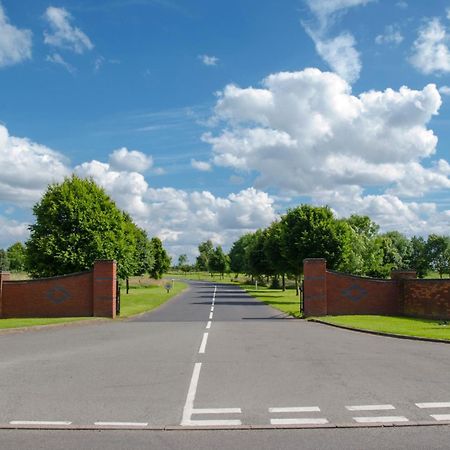 The Chase Golf & Country Club Hotel Penkridge Bagian luar foto