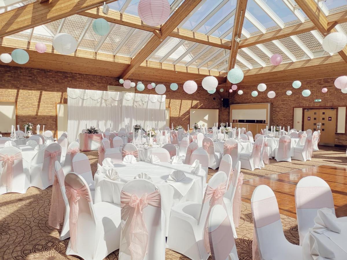 The Chase Golf & Country Club Hotel Penkridge Bagian luar foto